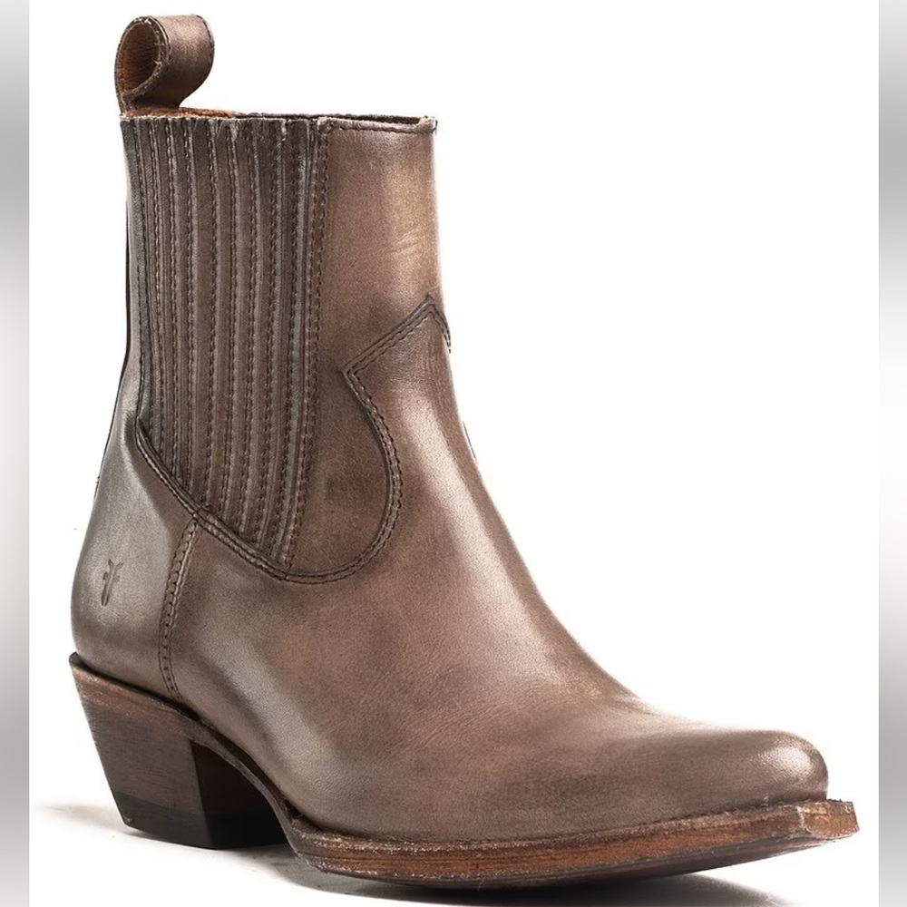 Frye Sacha Chelsea Western Boots in Stone Women’s Size 7
